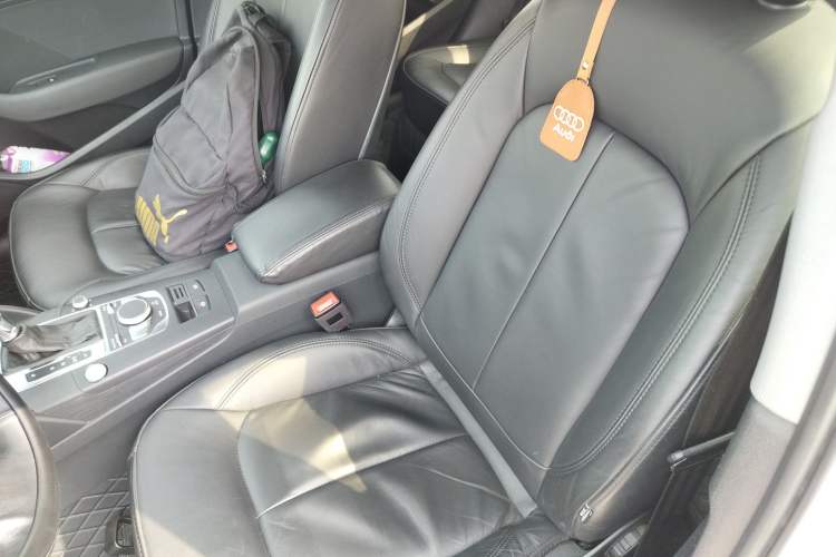 Used Audi A3 2019 Limousine 35 TFSI Ambition China VI Left Front Seat