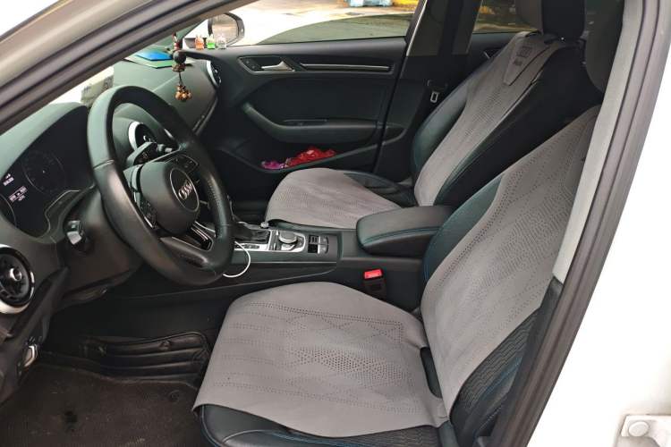 Used Audi A3 2019 Sportback 35 TFSI Fashion Edition China VI Emission Standard Left Front Seat