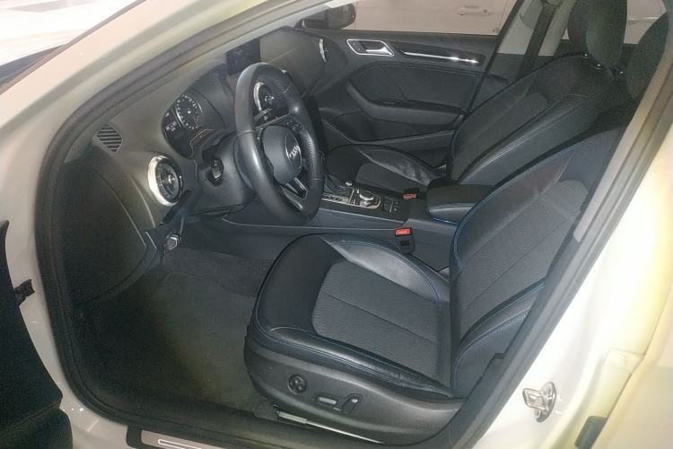 Used Audi A3 2019 Limousine 35 TFSI Fashion Edition China VI Emission Standard Left Front Seat