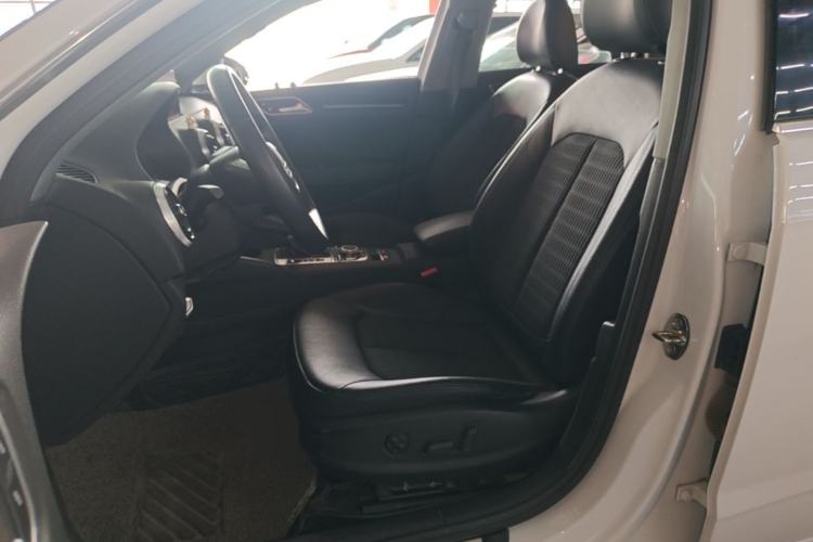 Used Audi A3 2019 Sportback 35 TFSI Fashion Edition China VI Emission Standard Left Front Seat