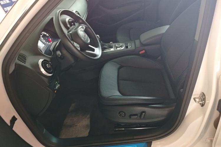 Used Audi A3 2019 Sportback 35 TFSI Fashion Edition China VI Emission Standard Left Front Seat