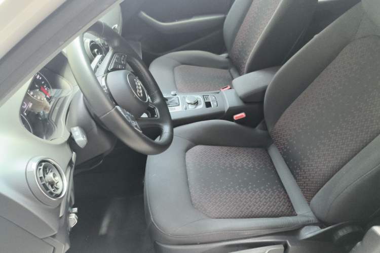 Used Audi A3 2019 Limousine 35 TFSI Ambition China VI Left Front Seat