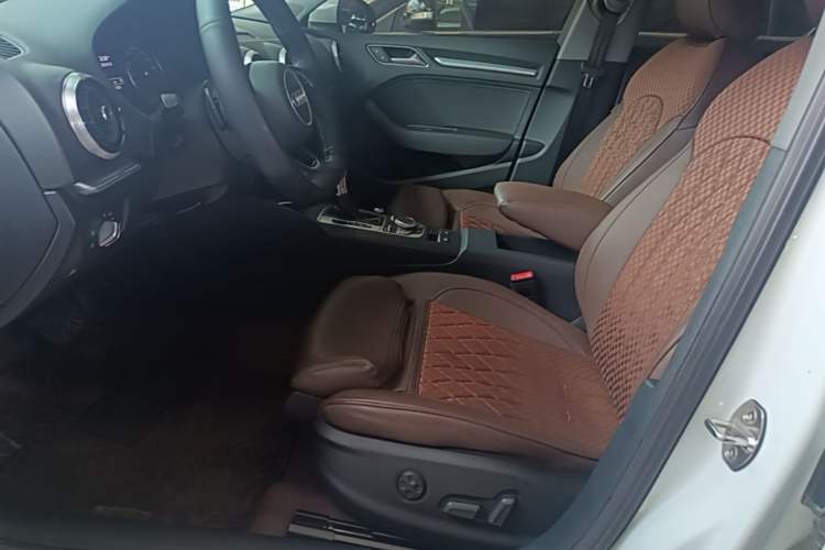 Used Audi A3 2019 Sportback 35 TFSI Sporty Version China VI Left Front Seat