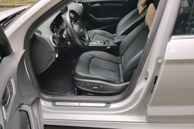 Used Audi A3 2019 Limousine 35 TFSI Fashion Edition China VI Emission Standard Left Front Seat