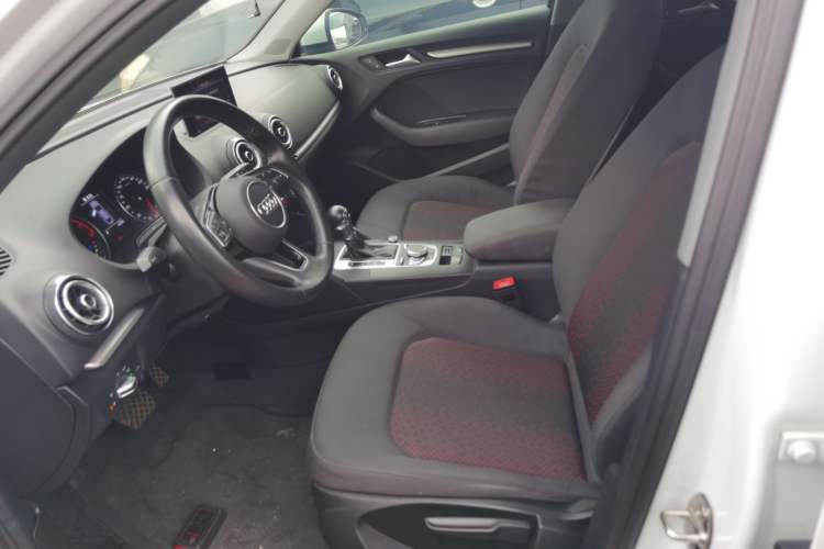 Used Audi A3 2019 Limousine 35 TFSI Ambition China VI Left Front Seat