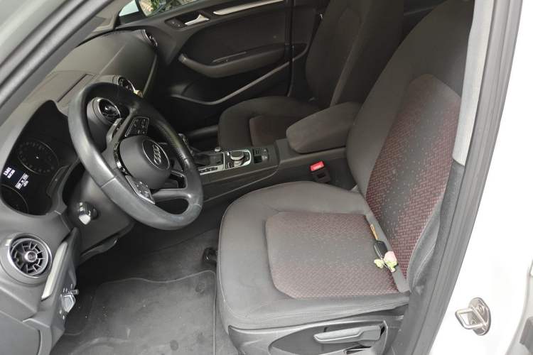 Used Audi A3 2019 Limousine 35 TFSI Ambition China VI Left Front Seat