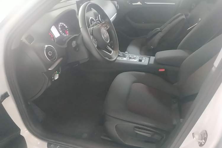 Used Audi A3 2019 Sportback 35 TFSI Ambition China VI Left Front Seat