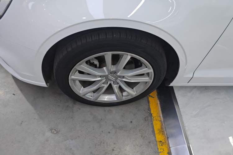 Used Audi A3 2019 Limousine 35 TFSI Ambition China V Left Front Wheel Hub