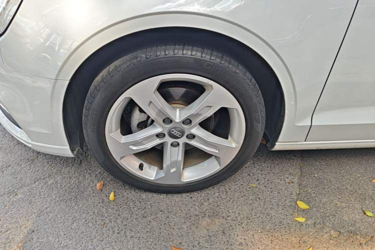 Used Audi A3 2019 Limousine 35 TFSI Ambition China VI Left Front Wheel Hub