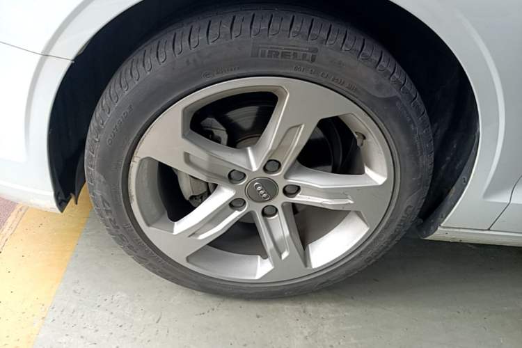 Used Audi A3 2019 Limousine 35 TFSI Ambition China VI Left Front Wheel Hub