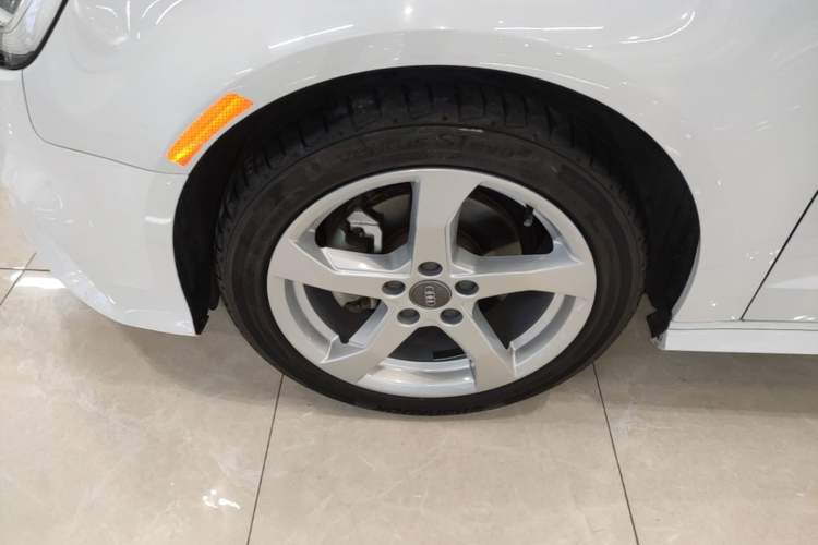 Used Audi A3 2019 Sportback 35 TFSI Fashion Edition China V Left Front Wheel Hub