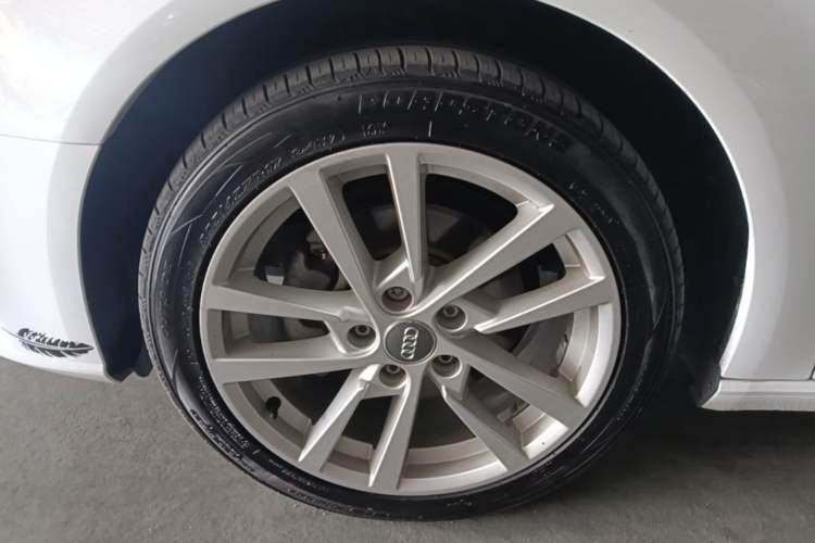 Used Audi A3 2019 Sportback 35 TFSI Ambition China V Left Front Wheel Hub