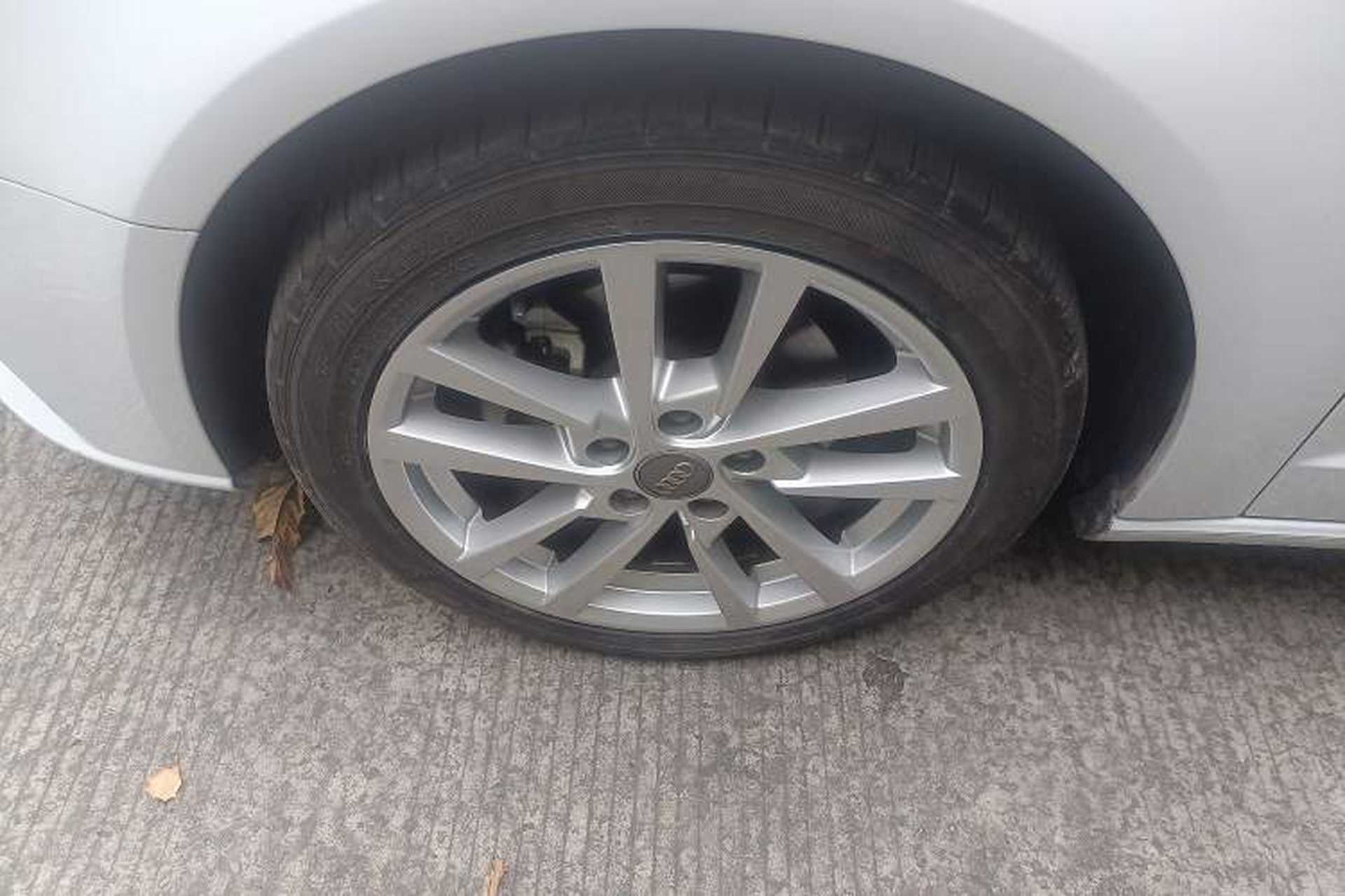 Used Audi A3 2019 Sportback 35 TFSI Ambition China VI Left Front Wheel Hub