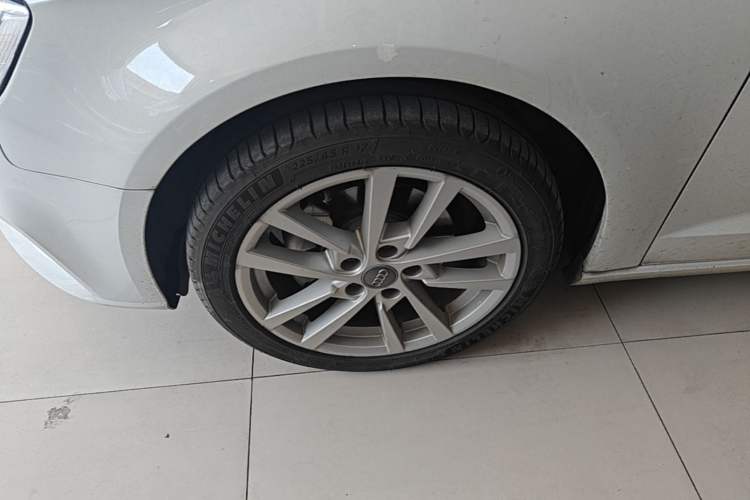 Used Audi A3 2019 Sportback 35 TFSI Ambition China V Left Front Wheel Hub