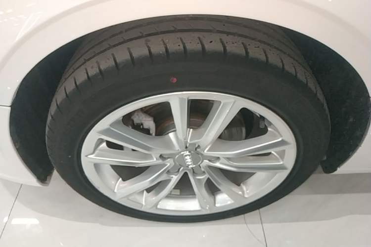 Used Audi A3 2019 Limousine 35 TFSI Ambition China V Left Front Wheel Hub