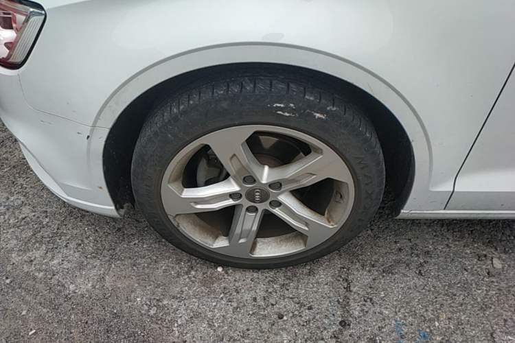 Used Audi A3 2019 Limousine 35 TFSI Ambition China VI Left Front Wheel Hub