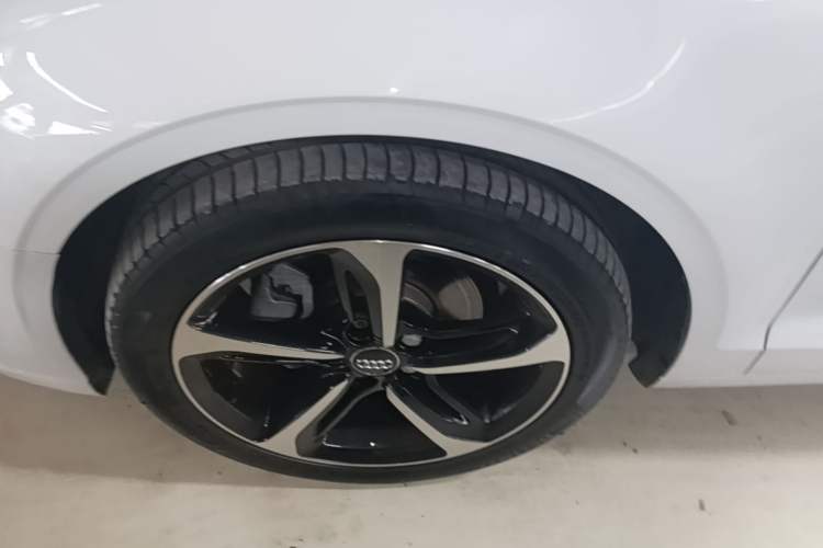 Used Audi A3 2019 Limousine 35 TFSI Ambition China V Left Front Wheel Hub