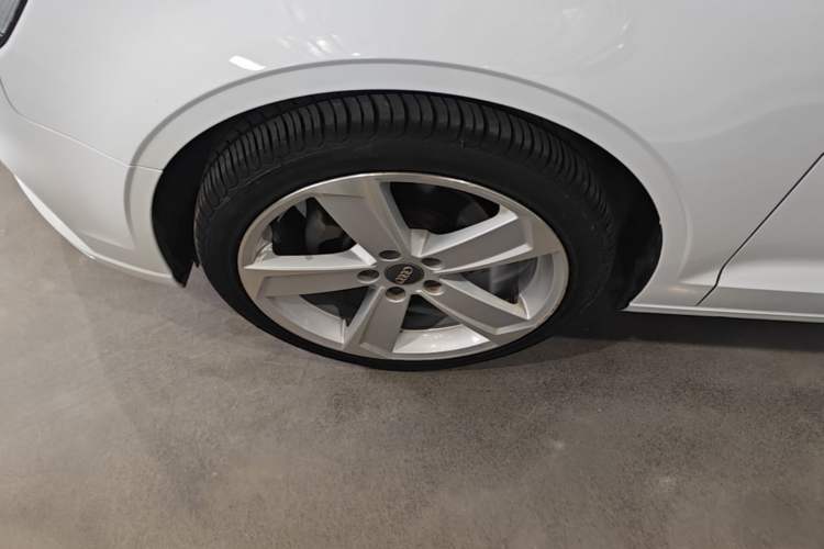 Used Audi A3 2019 Limousine 35 TFSI Style Edition China VI Emission Standard Left Front Wheel Hub