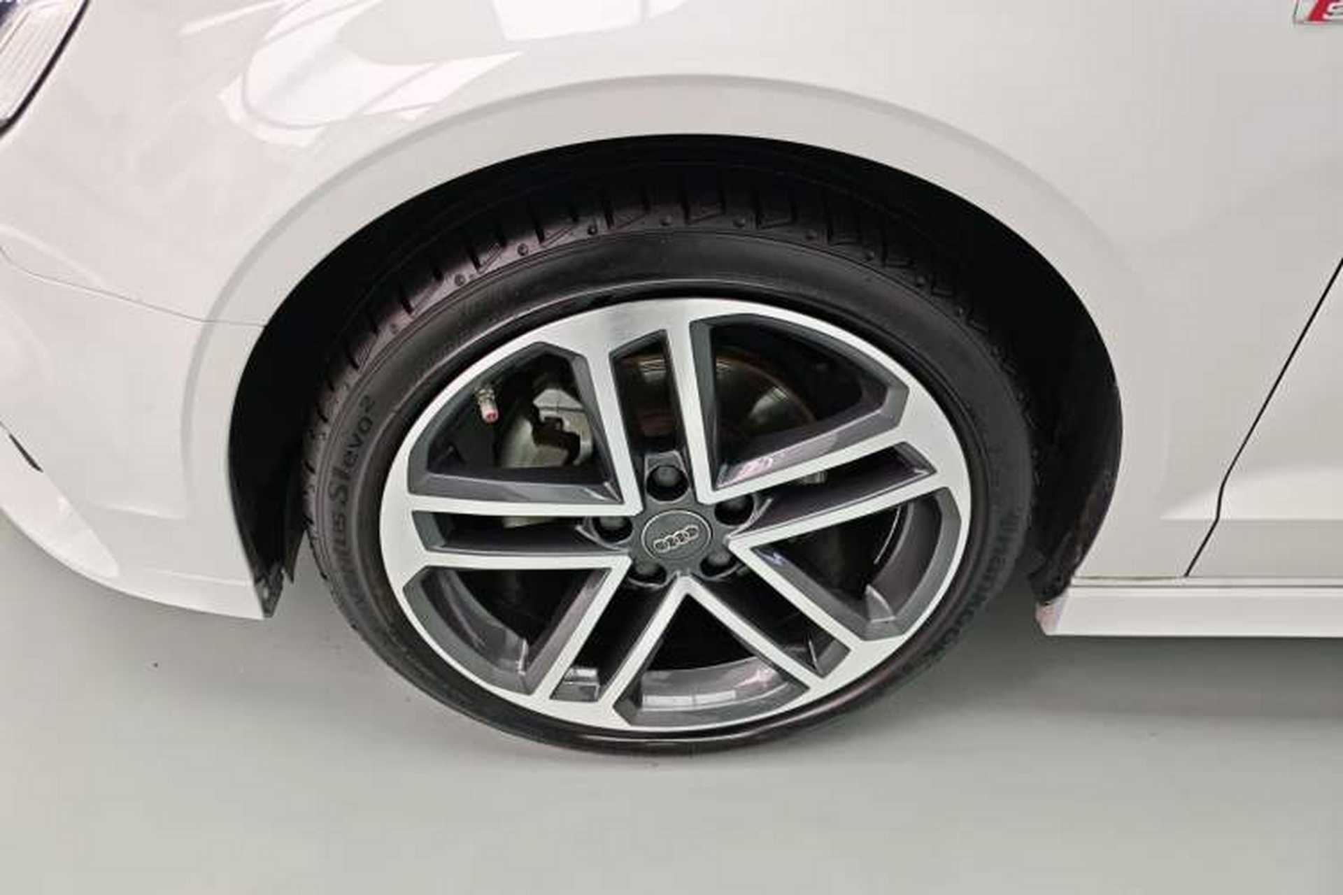 Used Audi A3 2019 Limousine 35 TFSI Sport Edition China V Emission Standard Left Front Wheel Hub