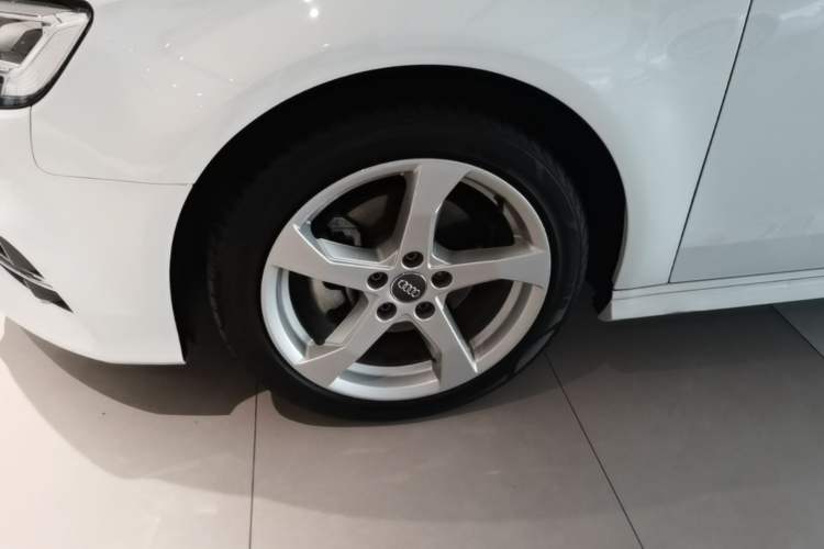 Used Audi A3 2019 Sportback 35 TFSI Fashion Edition China V Left Front Wheel Hub