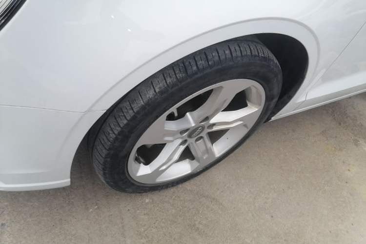 Used Audi A3 2019 Limousine 35 TFSI Ambition China VI Left Front Wheel Hub
