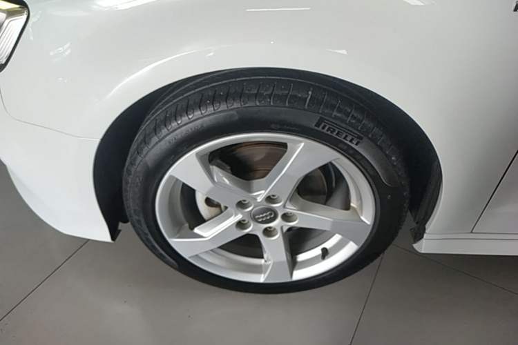 Used Audi A3 2019 Sportback 35 TFSI Fashion Edition China V Left Front Wheel Hub