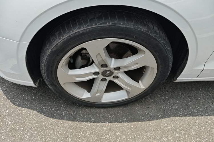 Used Audi A3 2019 Limousine 35 TFSI Ambition China VI Left Front Wheel Hub