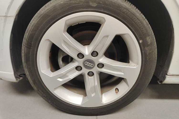 Used Audi A3 2019 Limousine 35 TFSI Ambition China VI Left Front Wheel Hub