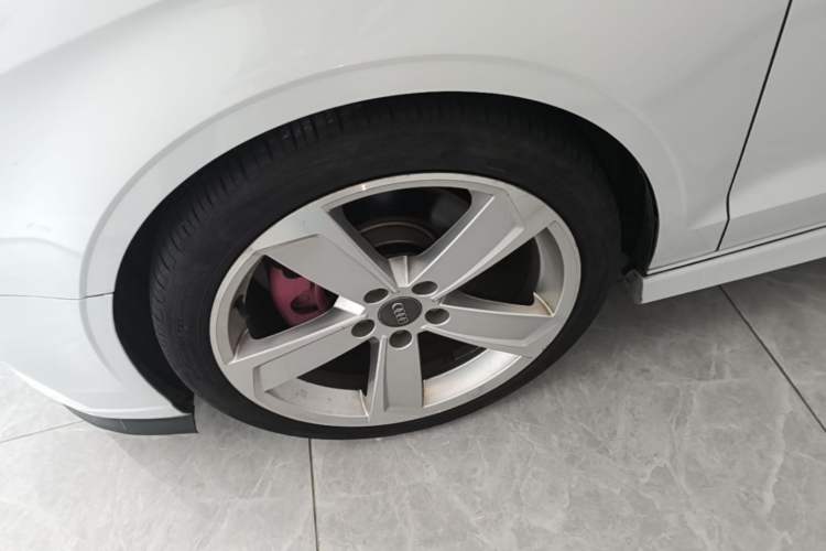 Used Audi A3 2019 Limousine 40 TFSI Style Edition China V Emission Standard Left Front Wheel Hub