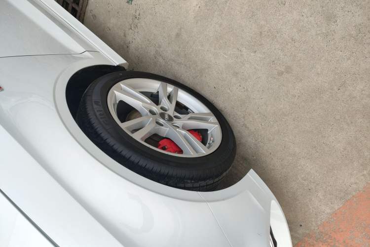 Used Audi A3 2019 Limousine 35 TFSI Fashion Edition China V standard Left Front Wheel Hub