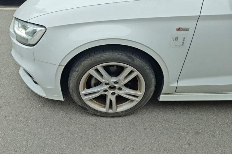 Used Audi A3 2019 Limousine 35 TFSI Fashion Edition China V standard Left Front Wheel Hub