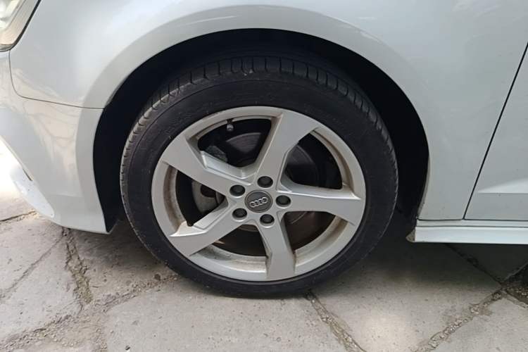 Used Audi A3 2019 Sportback 35 TFSI Fashion Edition China V Left Front Wheel Hub