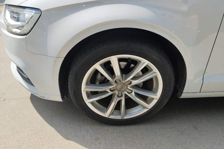 Used Audi A3 2019 Limousine 35 TFSI Ambition China V Left Front Wheel Hub