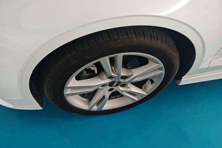 Used Audi A3 2019 Limousine 35 TFSI Fashion Edition China V standard Left Front Wheel Hub