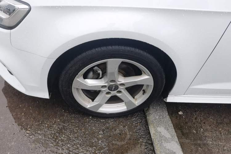 Used Audi A3 2019 Sportback 35 TFSI Fashion Edition China V Left Front Wheel Hub