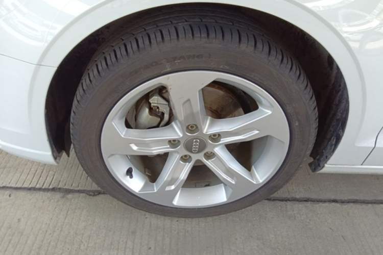 Used Audi A3 2019 Limousine 35 TFSI Ambition China V Left Front Wheel Hub