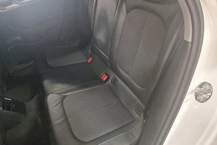 Used Audi A3 2019 Sportback 35 TFSI Fashion Edition China VI Emission Standard Left Rear Seat