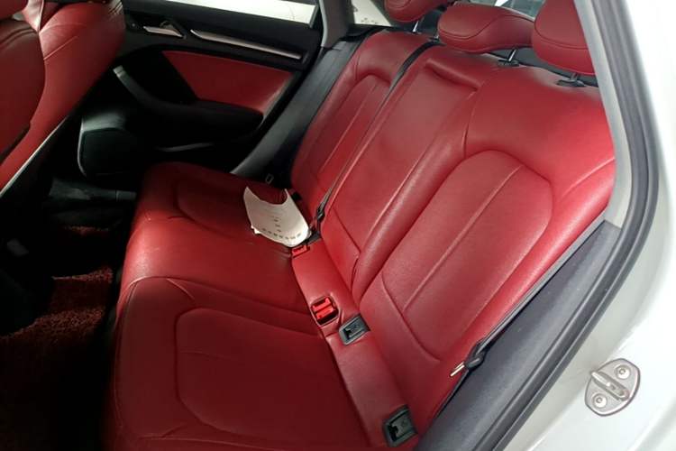 Used Audi A3 2019 Limousine 35 TFSI Ambition China VI Left Rear Seat