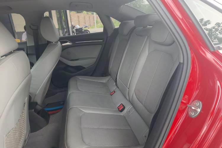 Used Audi A3 2019 Limousine 35 TFSI Fashion Edition China VI Emission Standard Left Rear Seat