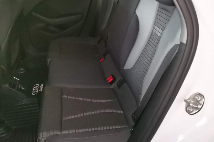 Used Audi A3 2019 Limousine 35 TFSI Sporty Version China VI Left Rear Seat