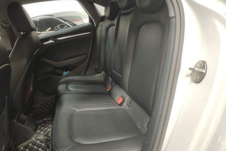 Used Audi A3 2019 Limousine 35 TFSI Ambition China VI Left Rear Seat