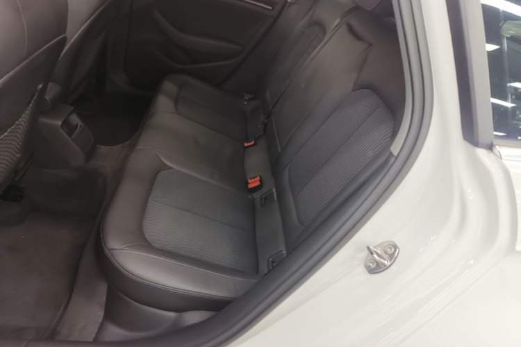 Used Audi A3 2019 Sportback 35 TFSI Fashion Edition China VI Emission Standard Left Rear Seat
