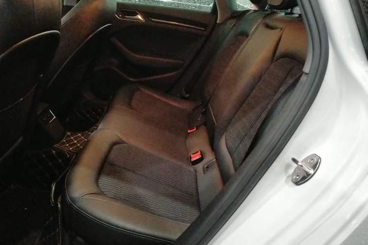 Used Audi A3 2019 Limousine 35 TFSI Fashion Edition China VI Emission Standard Left Rear Seat