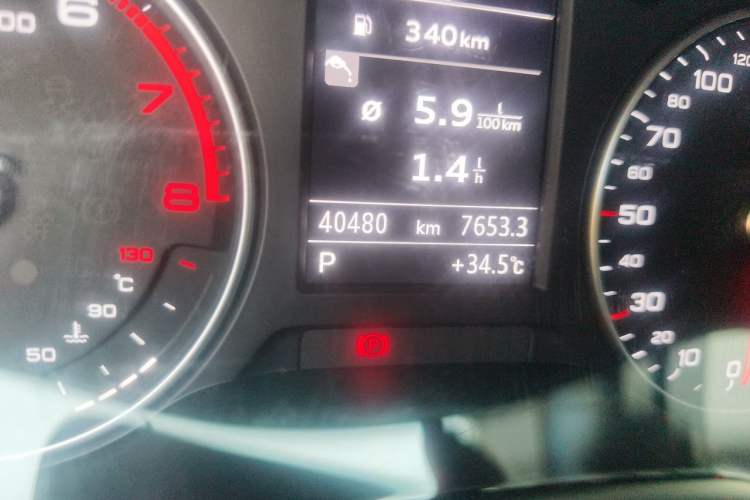 Used Audi A3 2019 Sportback 35 TFSI Fashion Edition China VI Emission Standard Odometer Close Up