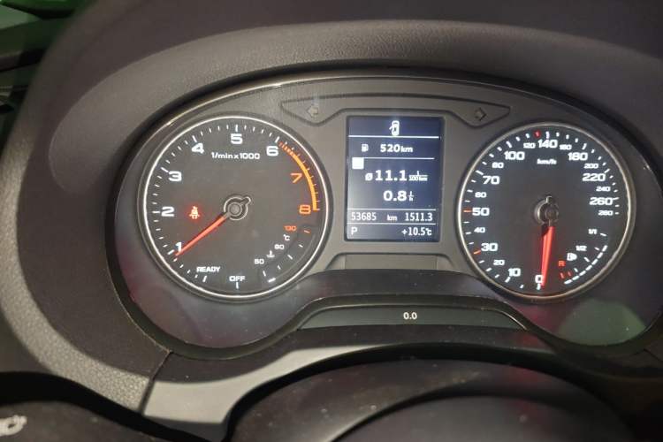 Used Audi A3 2019 Sportback 35 TFSI Fashion Edition China VI Emission Standard Odometer Close Up