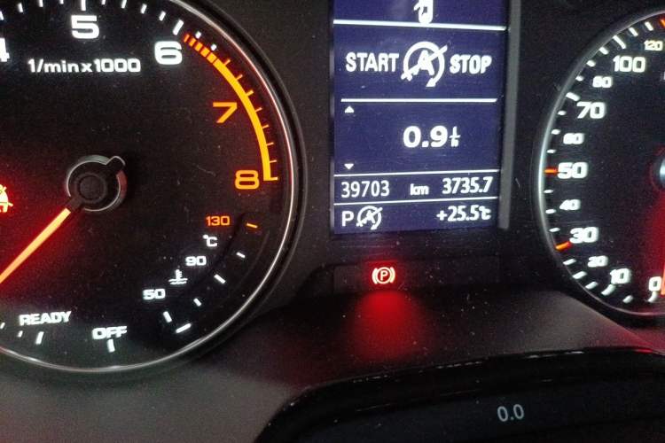 Used Audi A3 2019 Limousine 35 TFSI Style Version China V Emission Standard Odometer Close Up