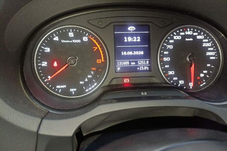 Used Audi A3 2019 Limousine 35 TFSI Ambition China VI Odometer Close Up