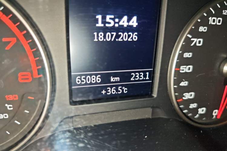 Used Audi A3 2019 Sportback 35 TFSI Fashion Edition China VI Emission Standard Odometer Close Up
