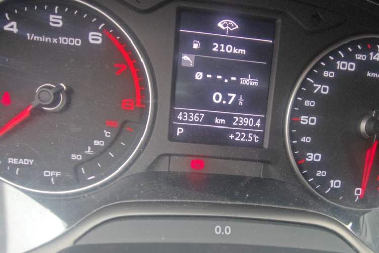 Used Audi A3 2019 Sportback 35 TFSI Ambition China VI Odometer Close Up