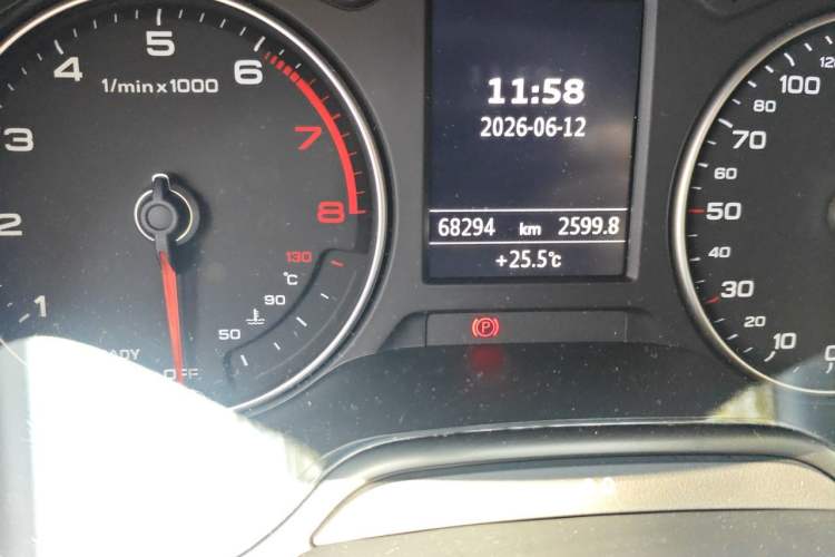 Used Audi A3 2019 Sportback 35 TFSI Ambition China VI Odometer Close Up